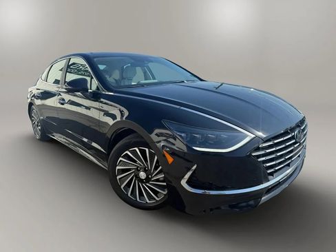 Used 2022 Hyundai Sonata Limited FWD image 2