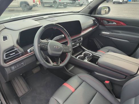 Used 2025 Chevrolet Traverse RS AWD/4WD image 11