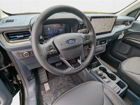 New 2025 Ford Maverick Lobo image 18