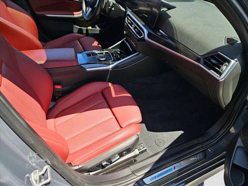 Certified 2024 BMW 330i Sedan w/ M Sport Package RWD image 21