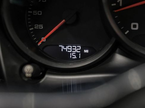 Used 2018 Porsche Macan AWD/4WD image 18