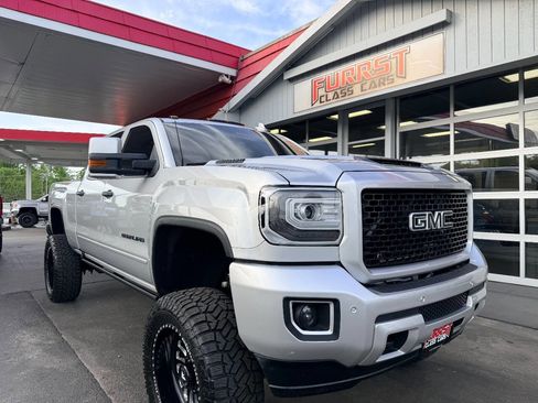 Used 2017 GMC Sierra 2500 Denali w/ Duramax Plus Package image 17