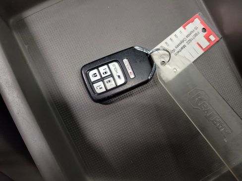 Used 2015 Honda Odyssey Touring Elite image 15