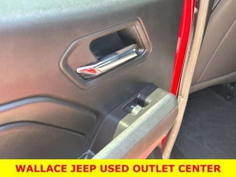 Used 2024 Chevrolet Colorado Z71 w/ Z71 Convenience Package 2 AWD/4WD image 13