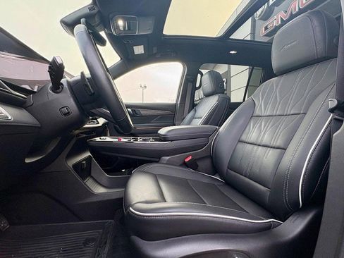 Used 2025 Buick Enclave Avenir w/ Super Cruise Package image 30