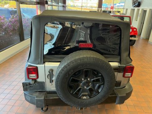Used 2017 Jeep Wrangler Sport image 11