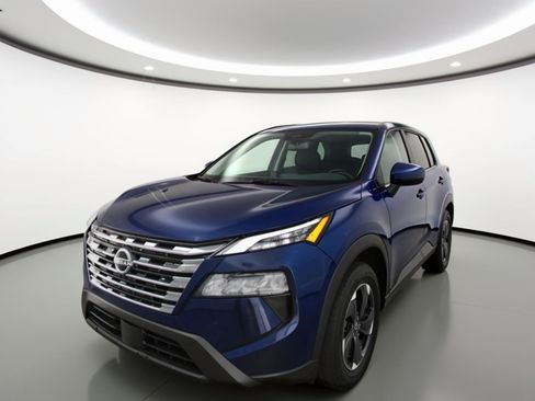 Used 2025 Nissan Rogue SV FWD image 3