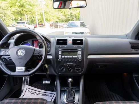 Used 2009 Volkswagen GTI 4-Door FWD image 15