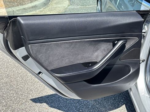 Used 2018 Tesla Model 3 image 16