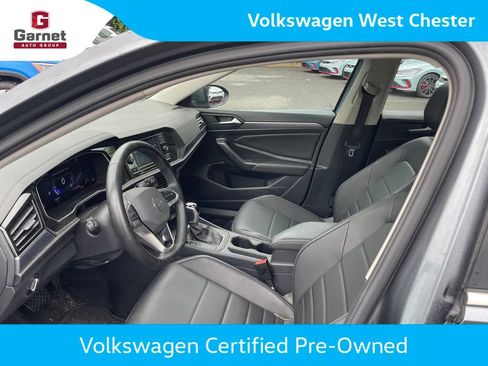 Certified 2024 Volkswagen Jetta SE w/ Panoramic Sunroof Package FWD image 10