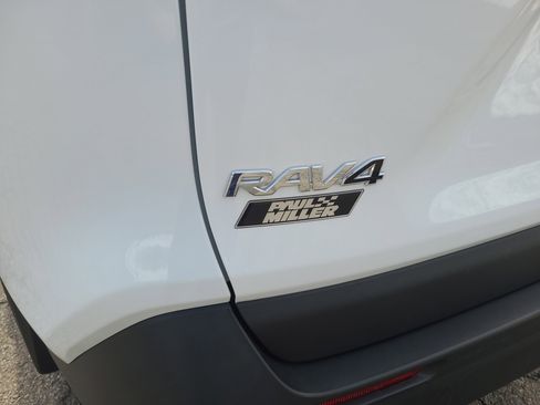 Certified 2023 Toyota RAV4 LE image 28
