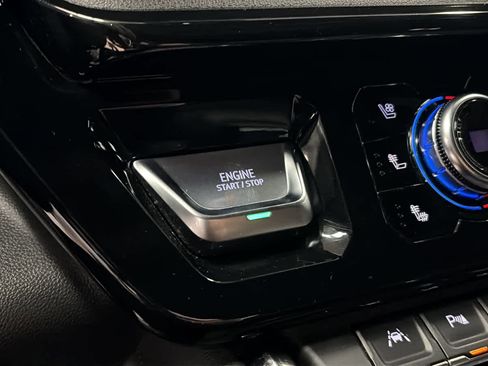 Used 2023 GMC Sierra 1500 AT4 w/ Technology Package image 16