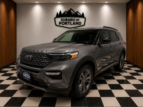 Used 2024 Ford Explorer XLT w/ Equipment Group 202A AWD/4WD image 1