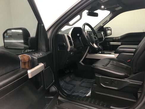 Used 2019 Ford F150 Lariat image 11