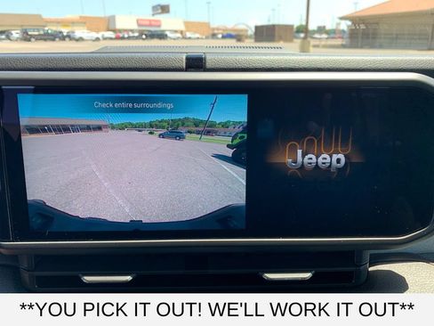 Used 2025 Jeep Gladiator Sport AWD/4WD image 19