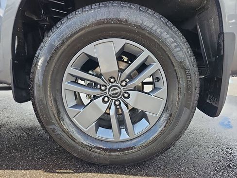 Used 2025 Nissan Frontier SV RWD image 35