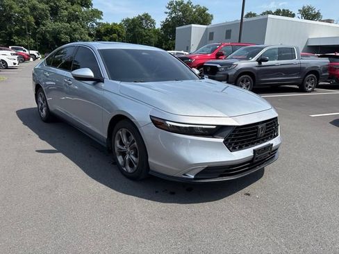 Used 2024 Honda Accord EX image 3