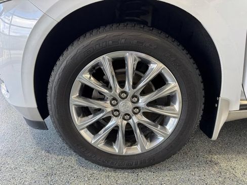 Used 2020 Buick Enclave Premium w/ Sun and Sites Package FWD image 29
