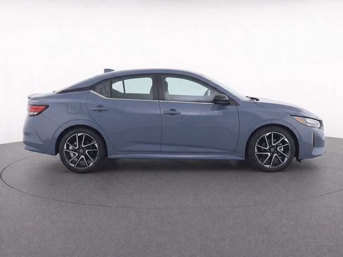 Used 2025 Nissan Sentra SR FWD image 8