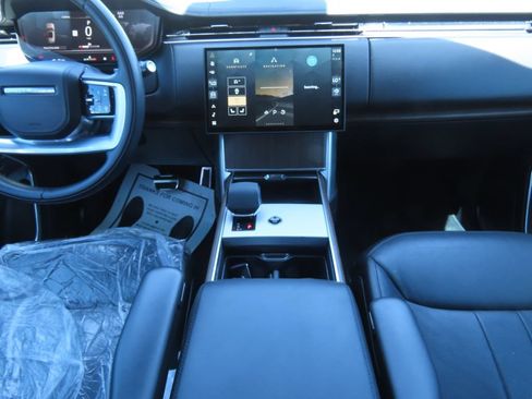 Used 2024 Land Rover Range Rover Long Wheelbase SE AWD/4WD image 7