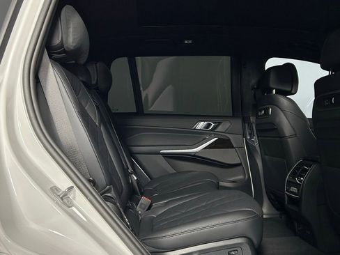 Used 2025 BMW X7 xDrive40i w/ M Sport Package AWD/4WD image 13