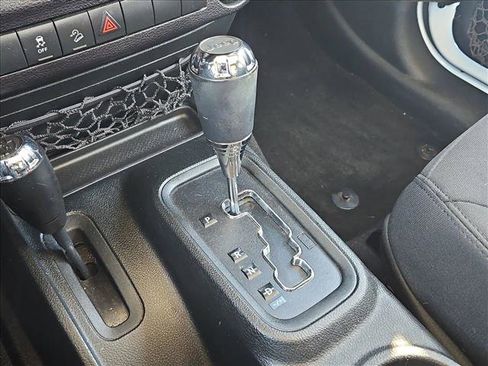 Used 2017 Jeep Wrangler Sport w/ Connectivity Group image 12