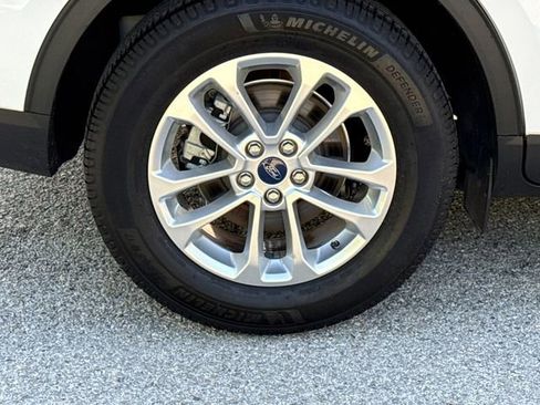 Used 2022 Ford Escape SE FWD image 9
