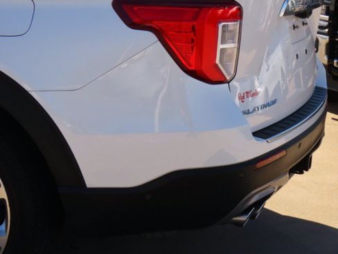 Used 2021 Ford Explorer Platinum w/ Equipment Group 601A image 14