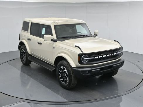 New 2026 Ford Bronco Outer Banks AWD/4WD image 38