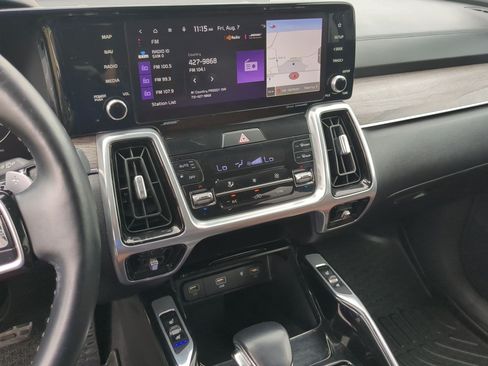 Certified 2022 Kia Sorento SX Prestige w/ Rust Color Package AWD/4WD image 19
