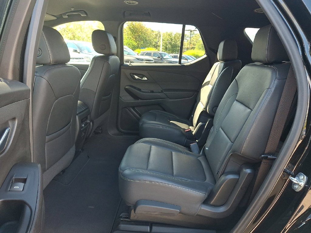 Certified 2023 Chevrolet Traverse LT w/ Midnight/Sport Edition AWD/4WD image 10