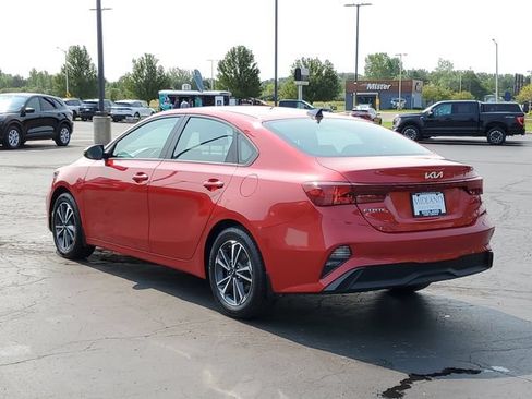 Used 2024 Kia Forte LXS w/ LXS Technology Package FWD image 4