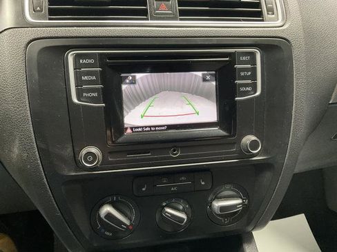 Used 2017 Volkswagen Jetta S w/ Jetta S Cold Weather Package image 22
