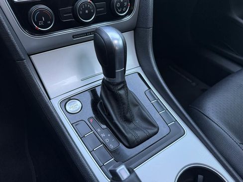 Used 2019 Volkswagen Passat 2.0T Wolfsburg image 18