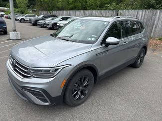 Certified 2023 Volkswagen Tiguan SE w/ Panoramic Sunroof Package FWD video 1