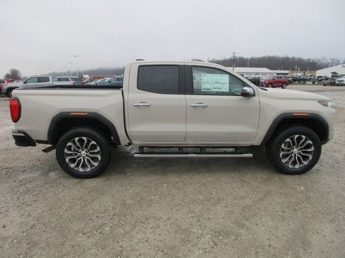 New 2026 GMC Canyon Denali image 3