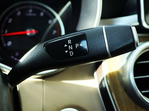 Used 2018 Mercedes-Benz GLC 300 w/ Premium Package image 50