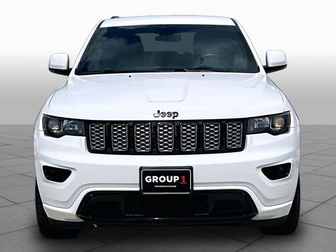 Used 2019 Jeep Grand Cherokee Altitude RWD image 4