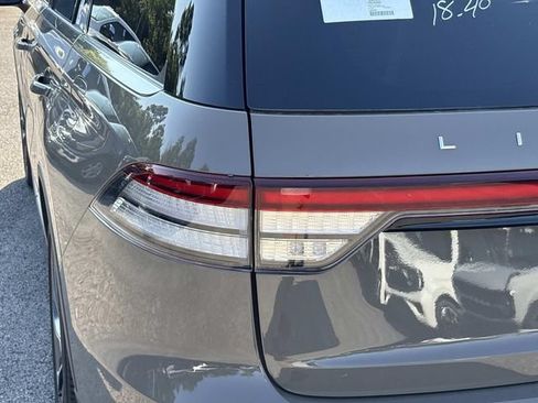 New 2026 Lincoln Aviator Reserve AWD/4WD image 11