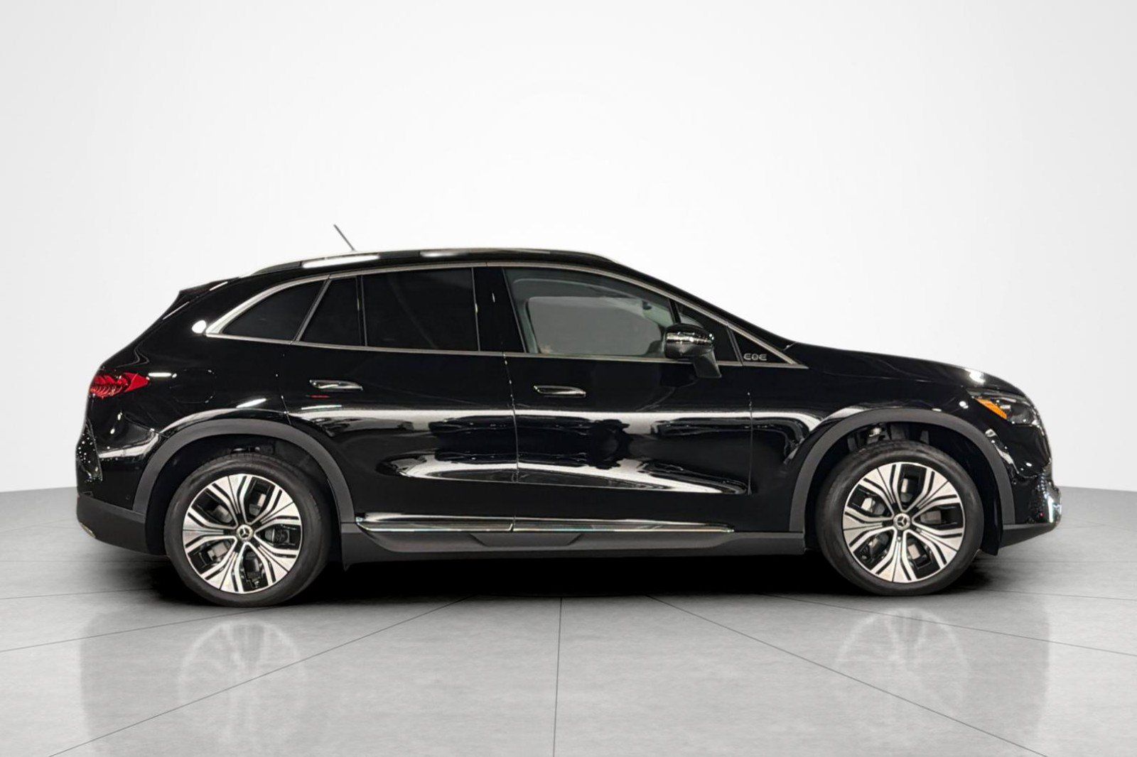 New 2027 Mercedes-Benz EQE 320+ SUV image 6