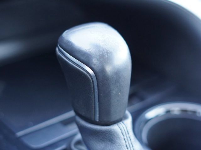Used 2020 Toyota Camry SE FWD image 31