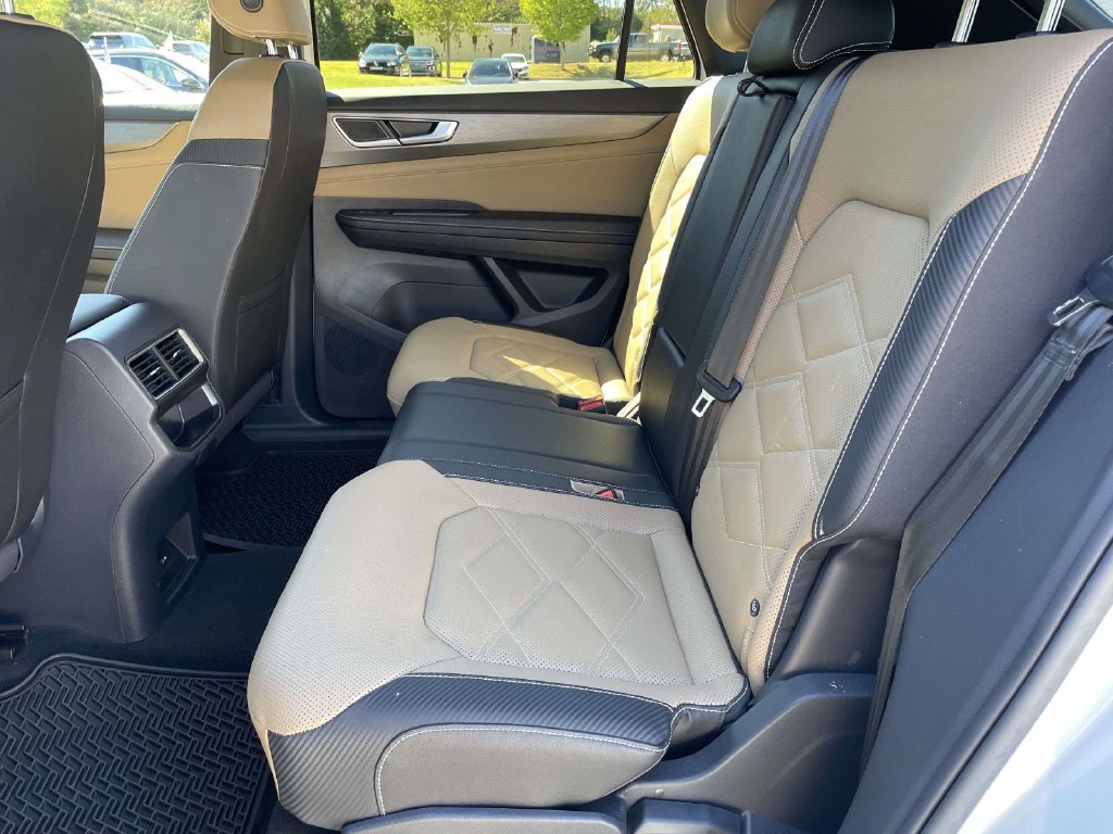 Certified 2026 Volkswagen Atlas Cross Sport SE FWD image 11