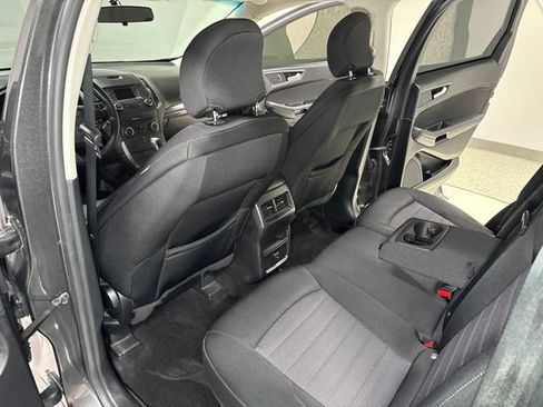 Used 2018 Ford Edge SE FWD image 21