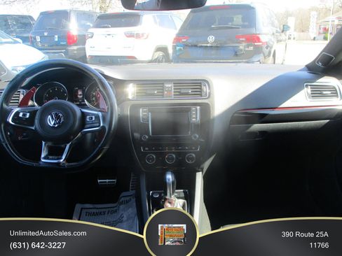 Used 2017 Volkswagen Jetta GLI FWD image 7