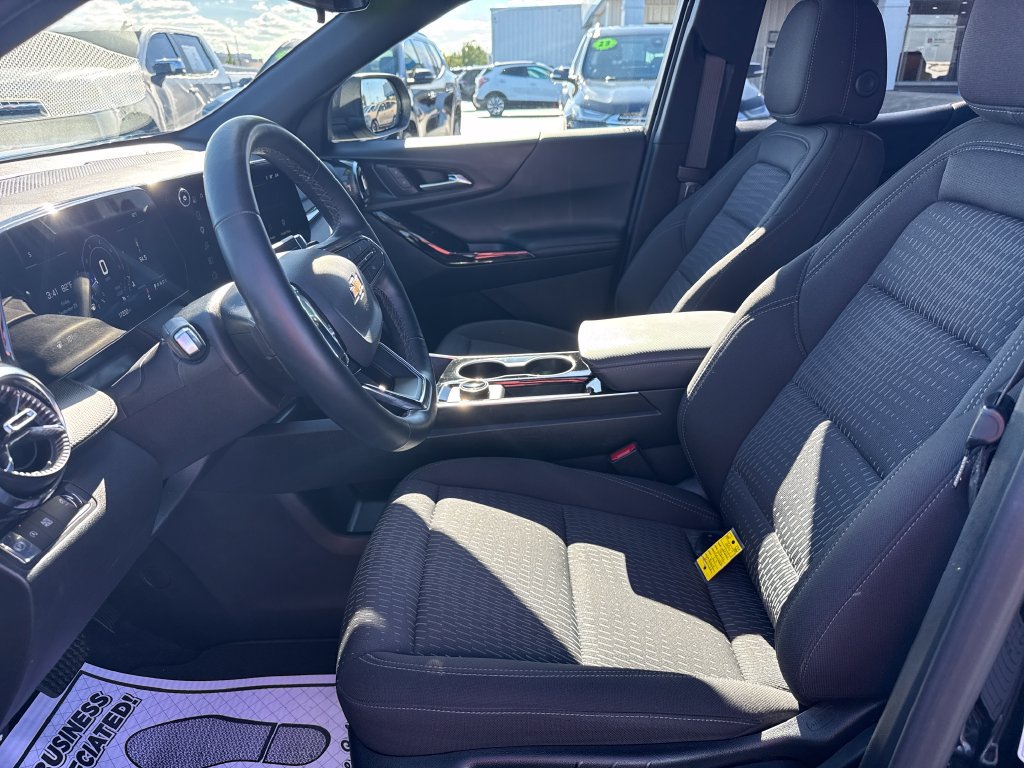 Used 2026 Chevrolet Equinox LT FWD image 11