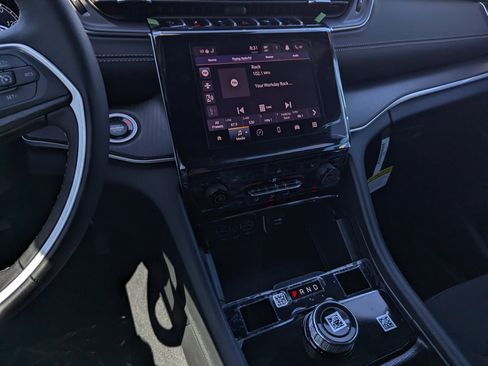 New 2025 Jeep Grand Cherokee Laredo image 10