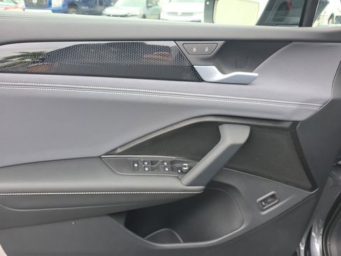 New 2026 Volkswagen Tiguan SE image 13