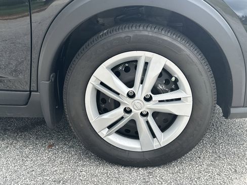 New 2024 Nissan Kicks S image 12