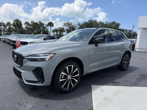 Certified 2024 Volvo XC60 B5 Plus w/ Protection Package Premier AWD/4WD image 7