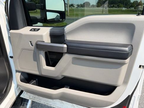 Used 2020 Ford F250 XLT w/ Snow Plow Prep Package AWD/4WD image 22